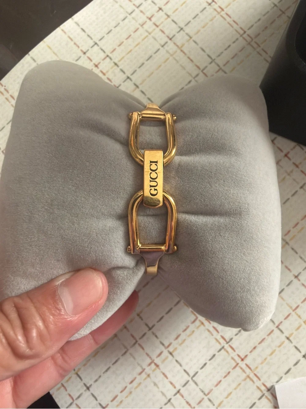 Gucci Gold-Tone Slim Bangle Bracelet Watch 1500L model